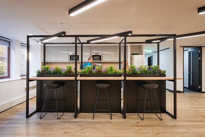 9 Hills Rd, Cambridge à louer - Photo du bâtiment - Image 3 de 7