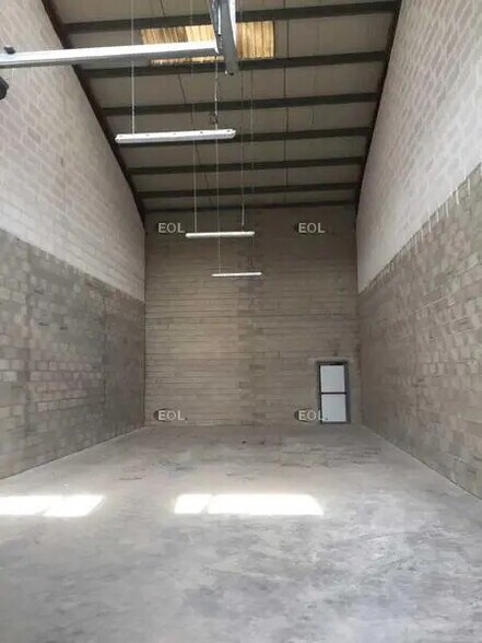 Industrial in Brie-Comte-Robert for sale - Interior Photo - Image 1 of 2
