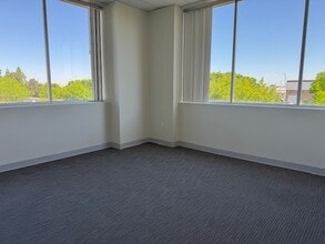 1380 Lead Hill Blvd, Roseville, CA for lease Building Photo- Image 2 of 14