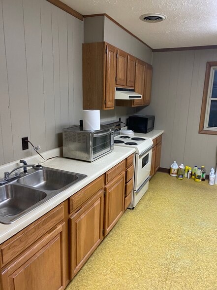 451 North Dr, Hopkinsville, KY à louer - Photo intérieure - Image 3 de 9