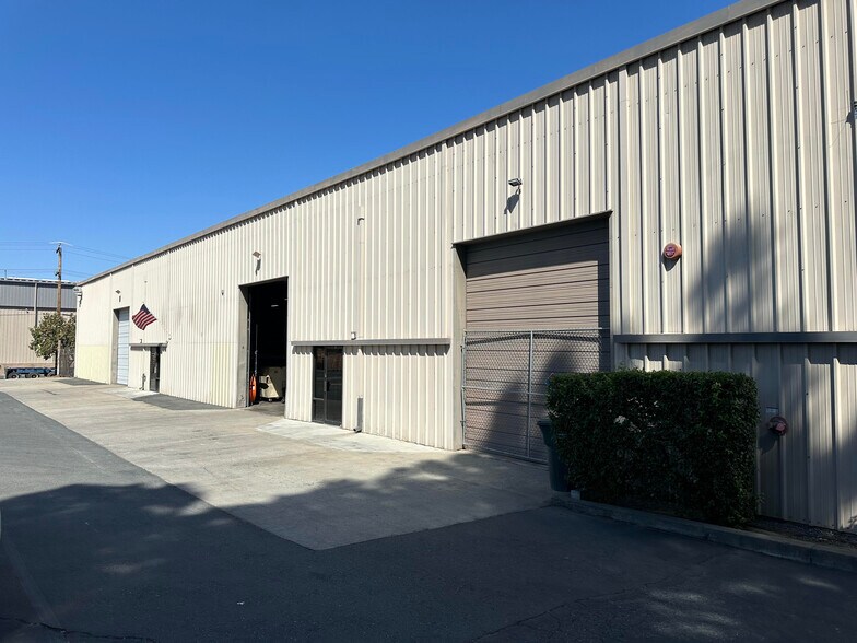 661 Garcia Ave, Pittsburg, CA à vendre - Photo du bâtiment - Image 3 de 6