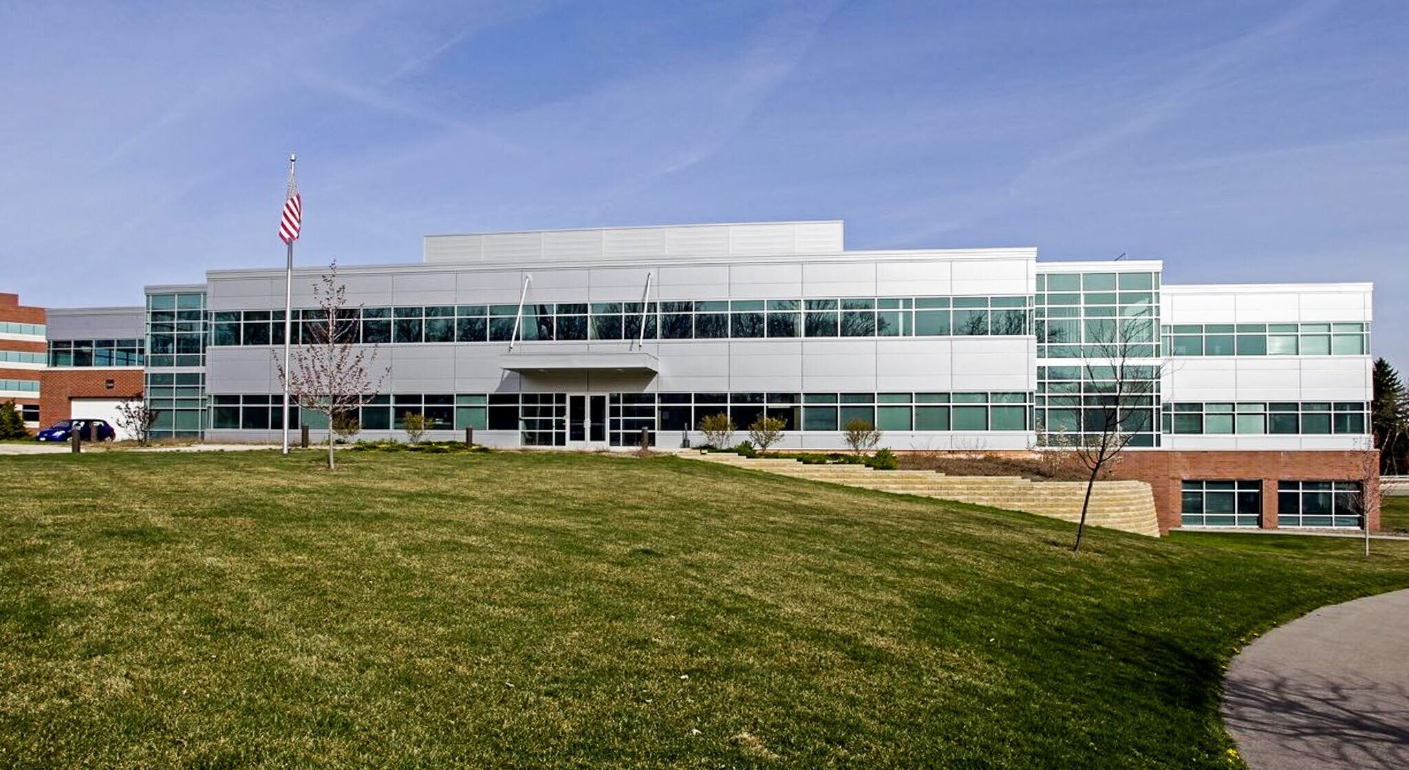 10501 W Research Dr, Milwaukee, WI for lease Building Photo- Image 1 of 10