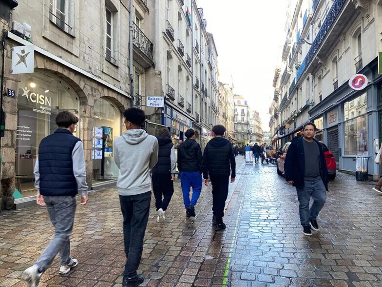 Commerce de détail dans Nantes à louer - Photo du bâtiment - Image 3 de 8