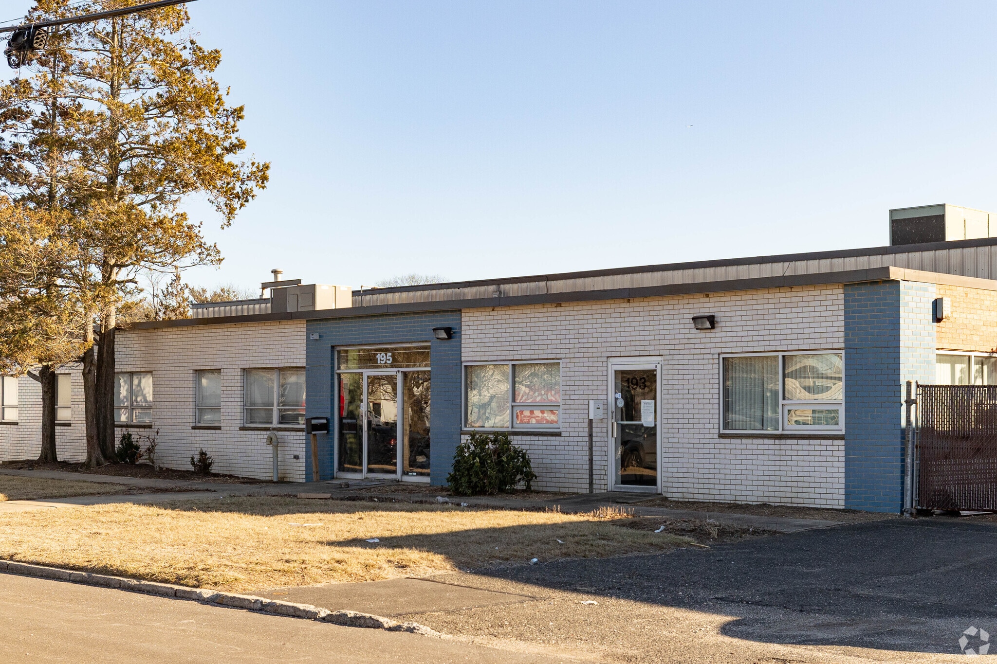 195 Marine St, Farmingdale, NY for lease Primary Photo- Image 1 of 12