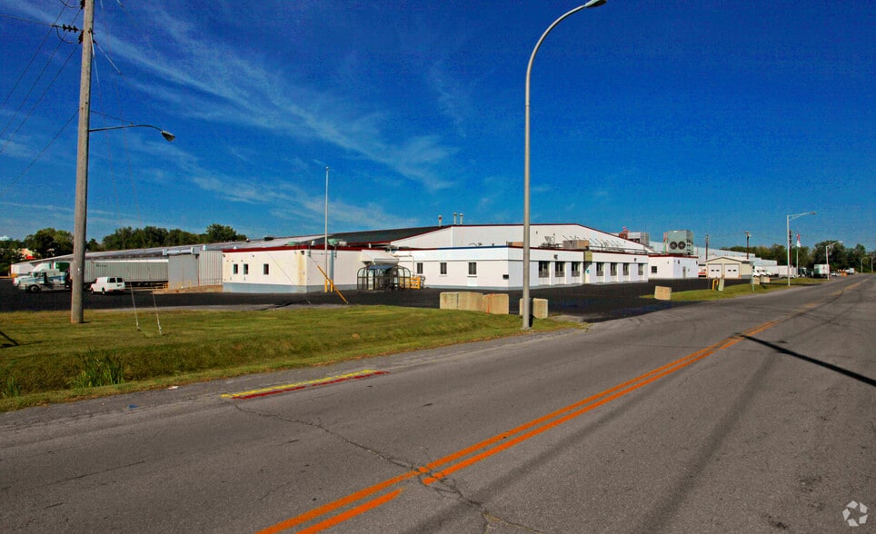 264 Farrell Rd, Syracuse, NY for lease - Primary Photo - Image 1 of 2