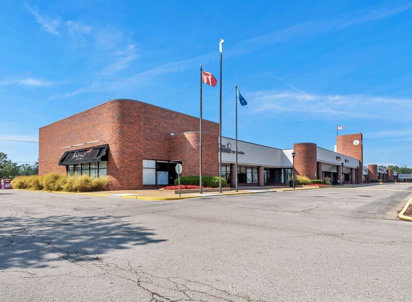 1-40 Ronnie's Plz, Saint Louis, MO for lease - Building Photo - Image 1 of 2