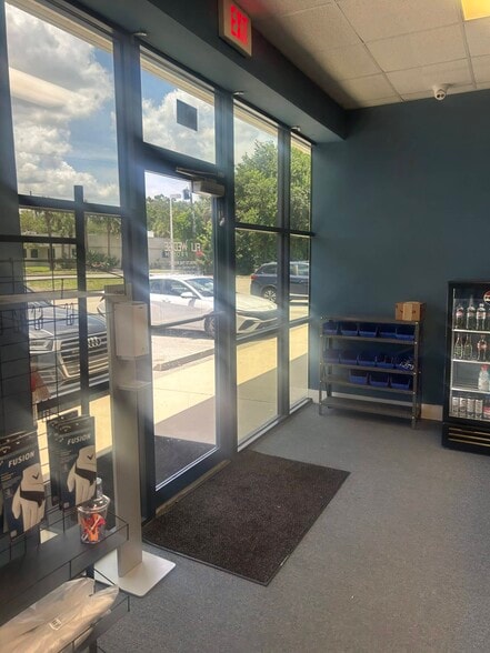 335 Pineda Ct, Melbourne, FL for lease - Building Photo - Image 3 of 24