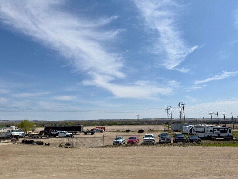 2107 37th St, Mandan, ND à vendre - Photo du bâtiment - Image 3 de 9