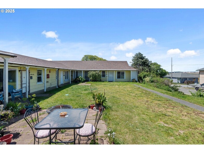 1900 Monroe St, North Bend, OR for sale - Building Photo - Image 3 of 48