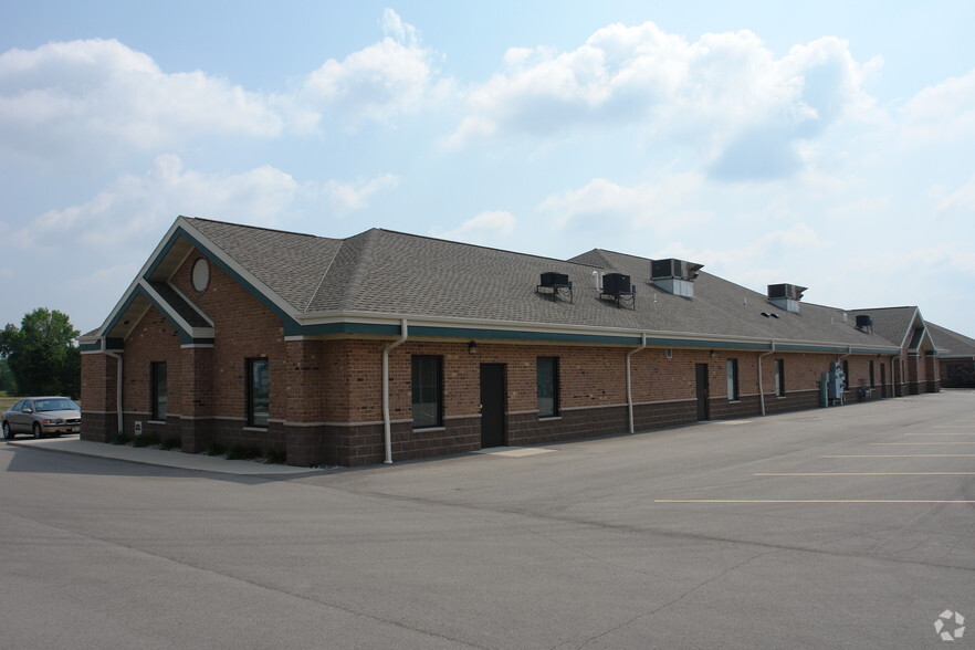 3301 Packerland Dr, De Pere, WI for lease - Building Photo - Image 2 of 2