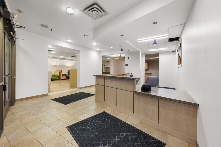 3500 Federal Dr, Eagan, MN à vendre - Photo intérieure - Image 3 de 6