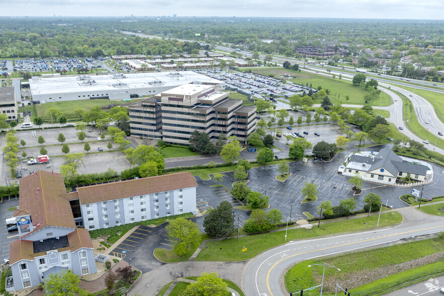 1500 W Shure Dr, Arlington Heights, IL for sale - Aerial - Image 1 of 4