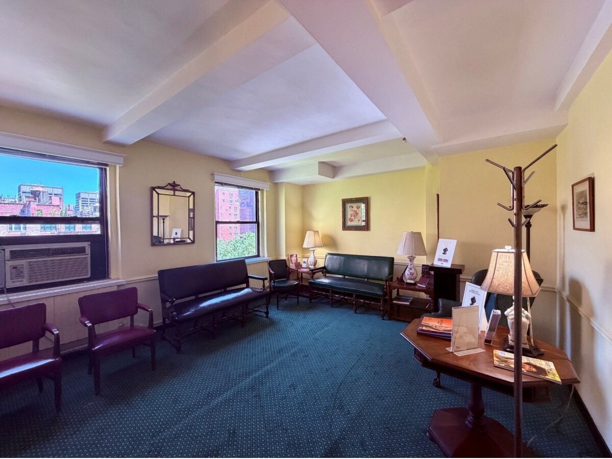 115 E 61st St, New York, NY 10065 - Unité FL9 - - Photo intérieure - Image 2 of 6