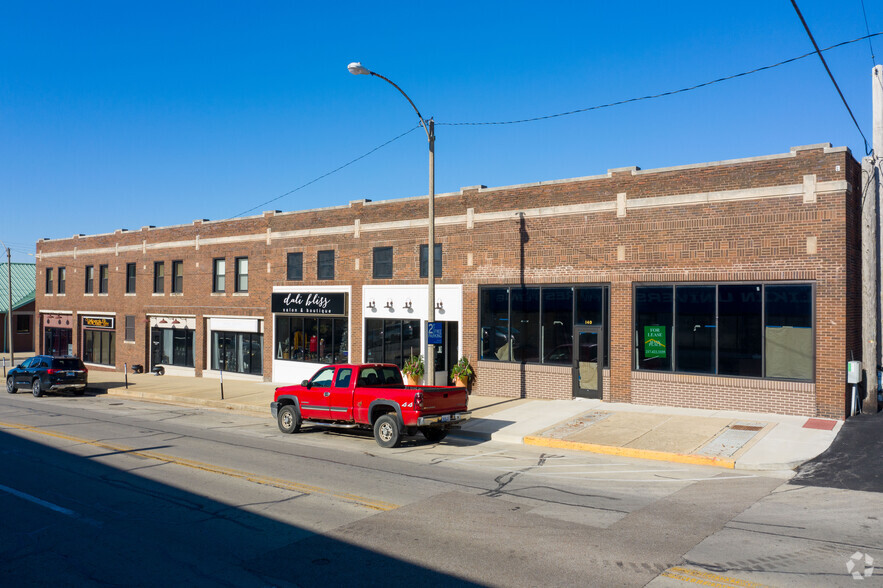 140 W Wood St, Decatur, IL à louer - Photo du bâtiment - Image 1 de 5