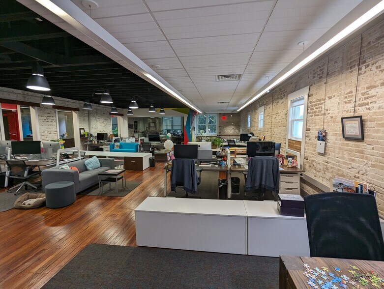 72 4th Street Northwest, Winter Haven, FL for lease - Interior Photo - Image 2 of 31