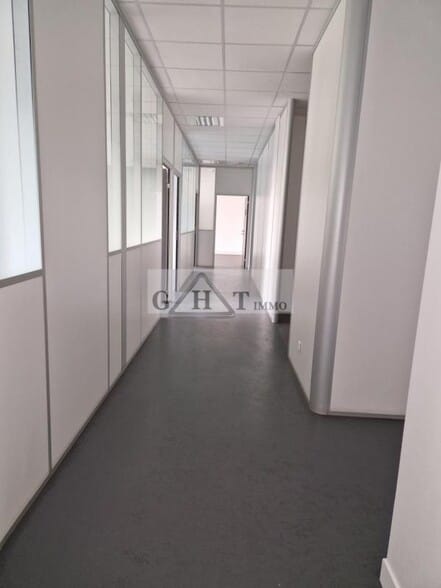 Office in Pantin for lease - Interior Photo - Image 3 of 6