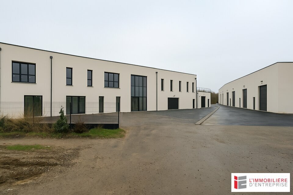 Bureau dans Noyal-Châtillon-sur-Seiche à louer Photo du bâtiment- Image 1 de 8