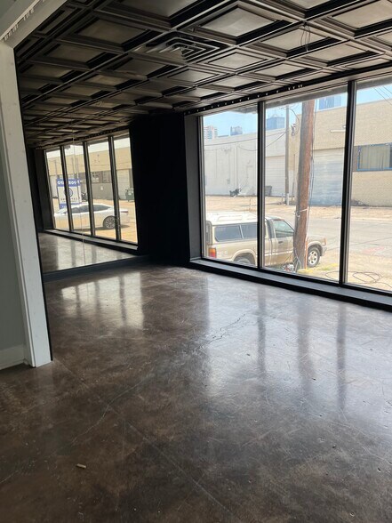 147 Pittsburg St, Dallas, TX à louer - Photo du bâtiment - Image 3 de 18