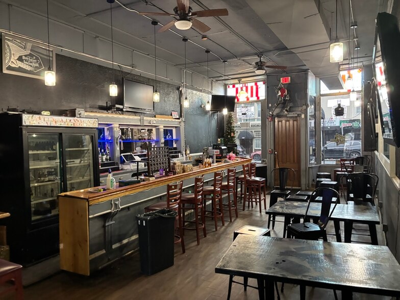 453-465 W Main St, Waterbury, CT à louer - Photo intérieure - Image 3 de 4