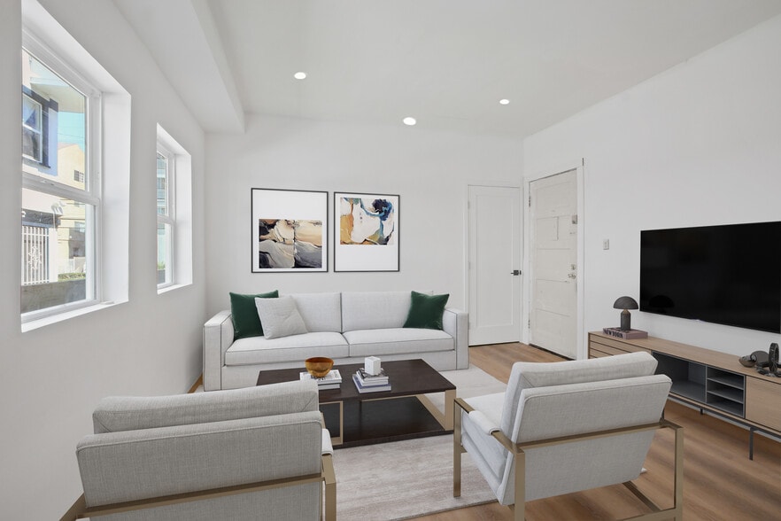 2694 James M Wood Blvd, Los Angeles, CA for sale - Interior Photo - Image 3 of 25