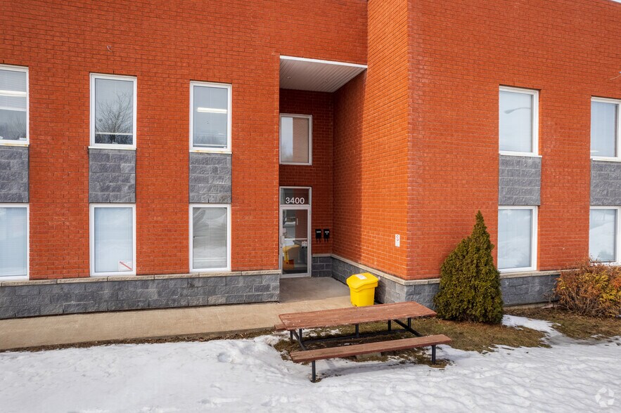 3400 Boul Industriel, Chambly, QC à vendre - Photo du bâtiment - Image 3 de 5
