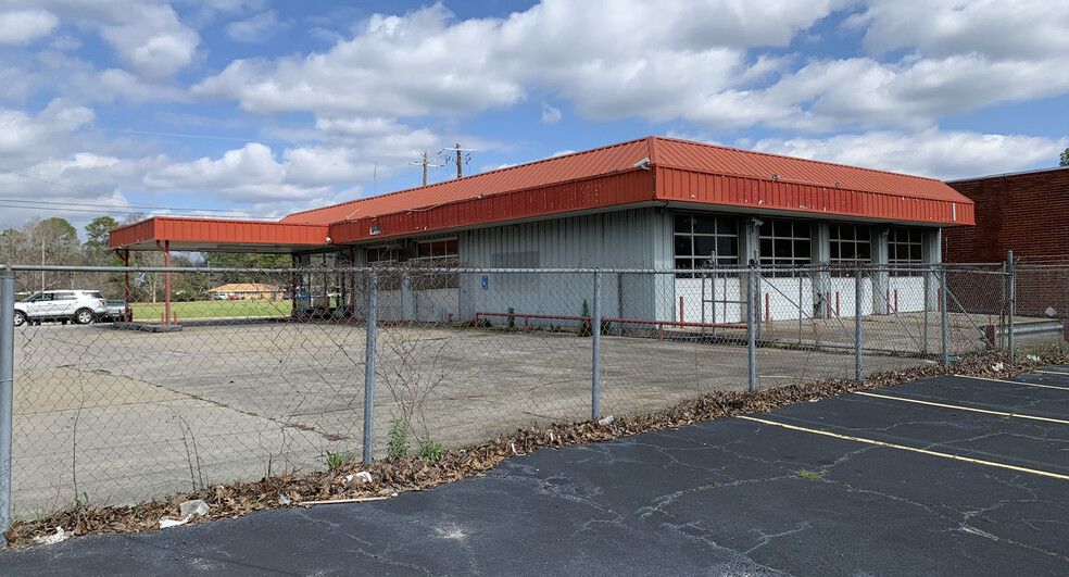 5560 Bloomfield Rd, Macon, GA à vendre - Photo du bâtiment - Image 1 de 1