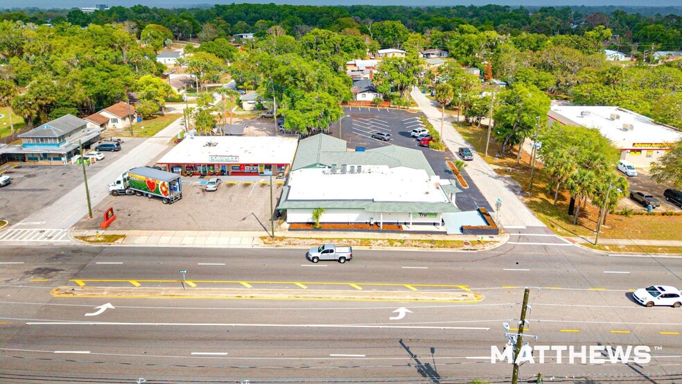 1329 N Woodland Blvd, Deland, FL à vendre - Photo du bâtiment - Image 2 de 3