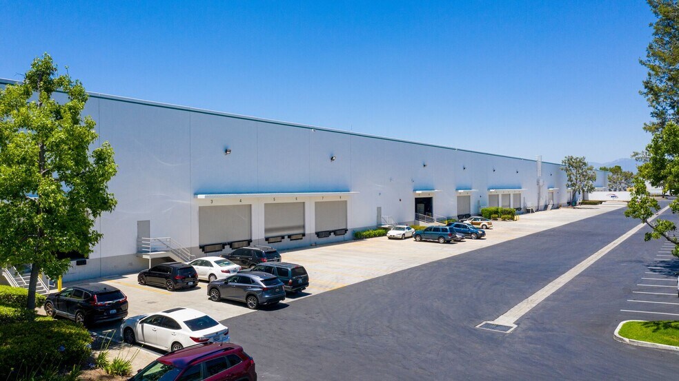 6001-6049 Slauson Ave, Commerce, CA à louer - Photo du bâtiment - Image 2 de 13