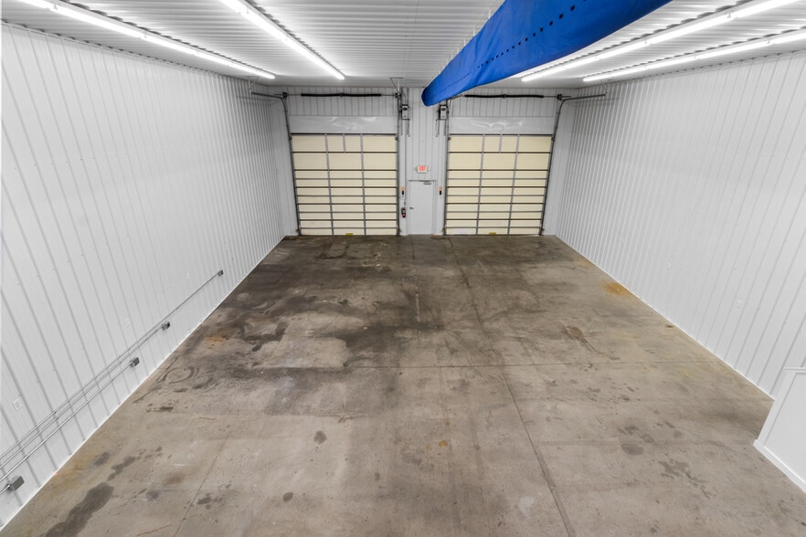 219 Industrial Dr, Clarksville, TN for lease - Interior Photo - Image 3 of 69