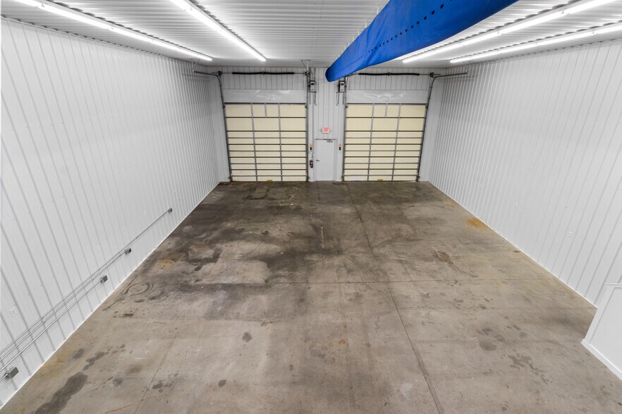 219 Industrial Dr, Clarksville, TN à louer - Photo intérieure - Image 3 de 69