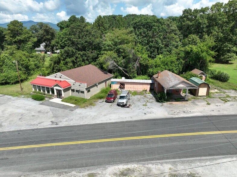 167 Faulconerville Dr, Amherst, VA à vendre - Photo principale - Image 2 de 19