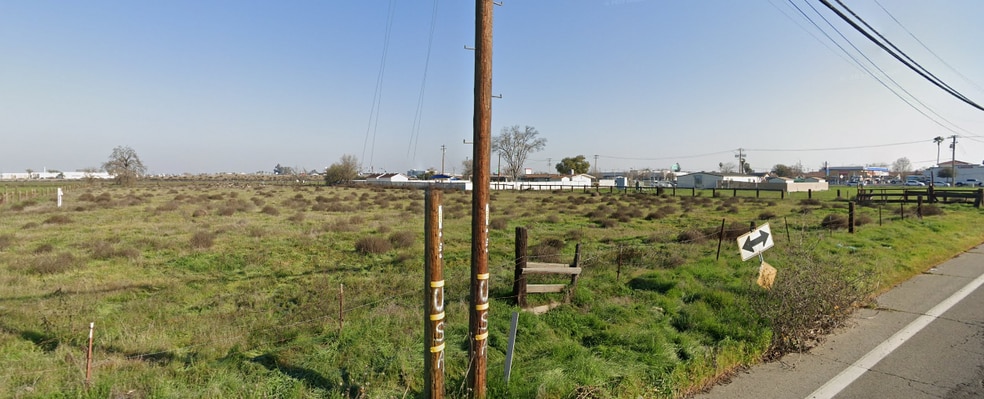 1798 Hanford Armona Rd, Hanford, CA for lease - Building Photo - Image 3 of 7