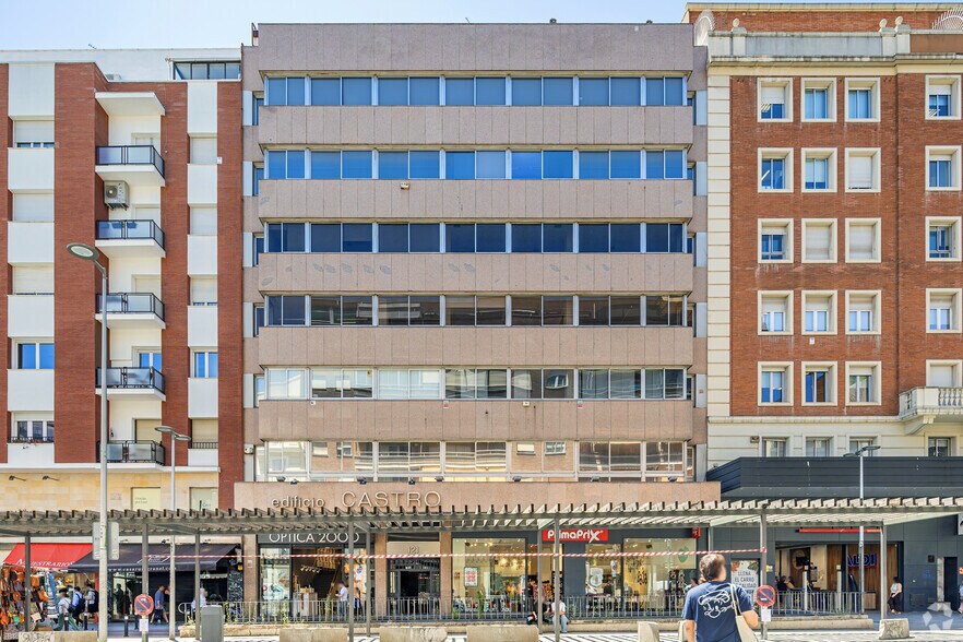 Calle de Fuencarral, 121, Madrid, Madrid à louer - Photo du bâtiment - Image 2 de 4