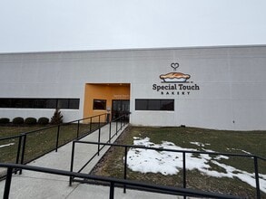 1999 Mount Read Blvd, Rochester, NY à louer Photo intérieure- Image 1 de 15