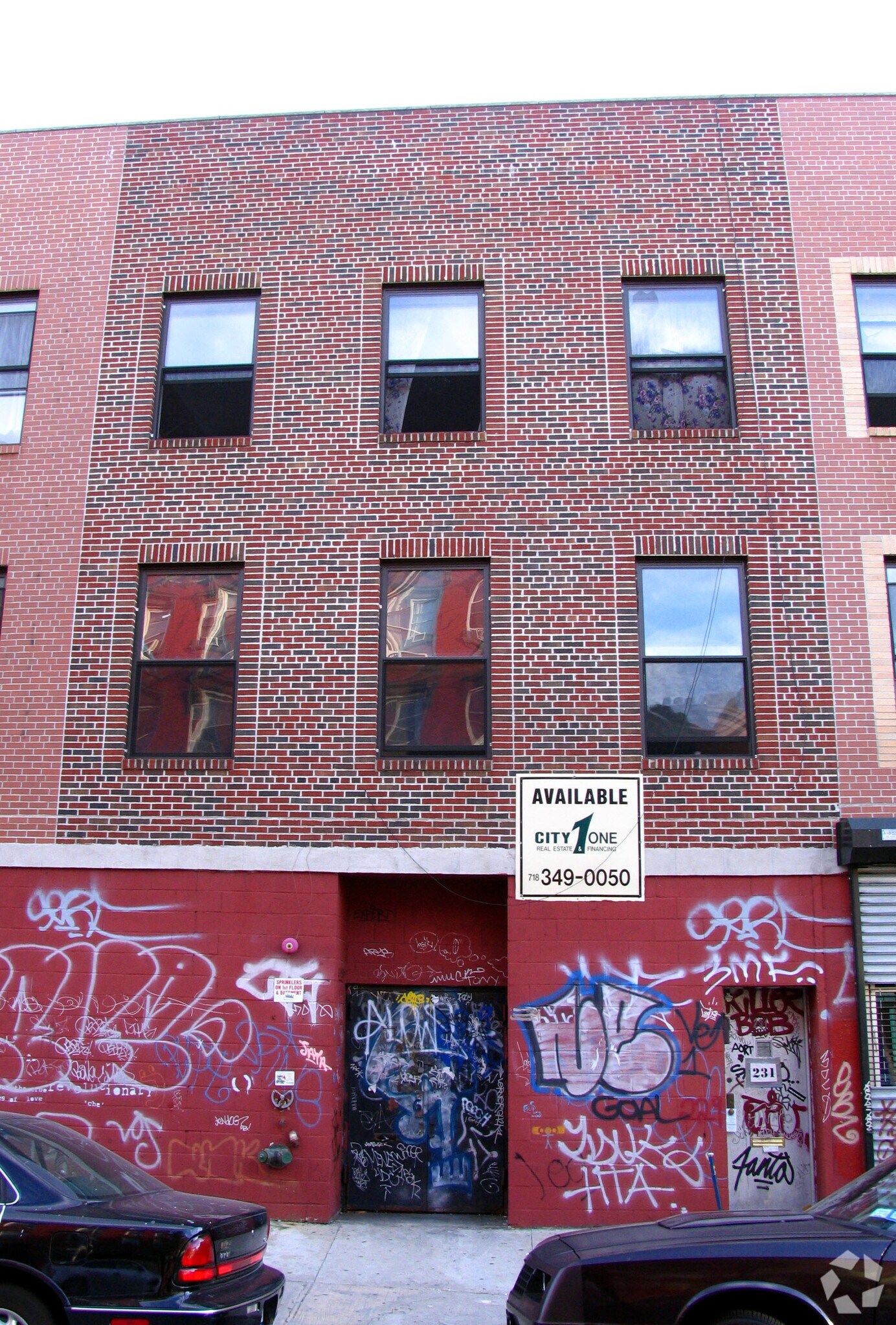 231 Grand St, Brooklyn, NY à louer Photo principale- Image 1 de 3