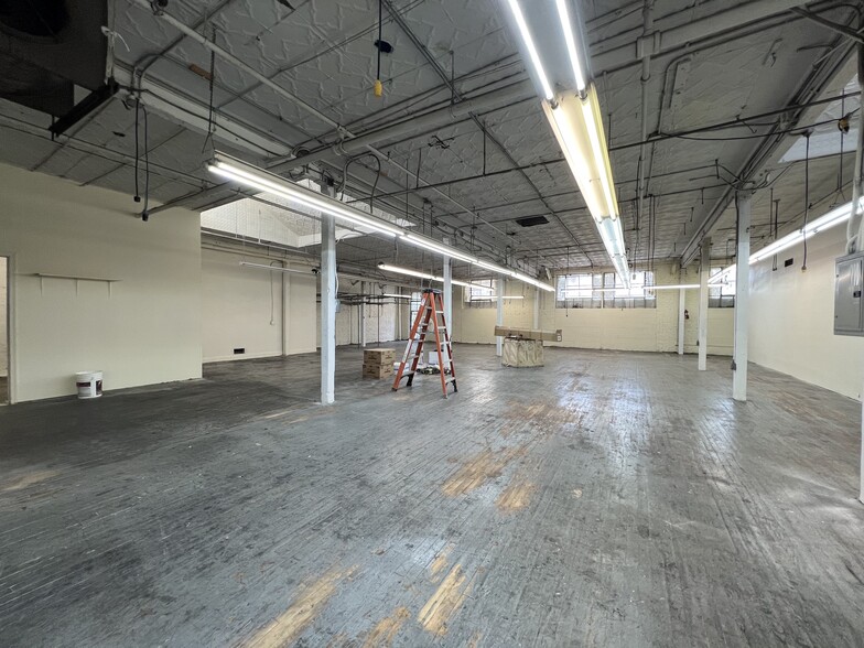 1238-1242 Santee St, Los Angeles, CA for lease - Interior Photo - Image 1 of 7