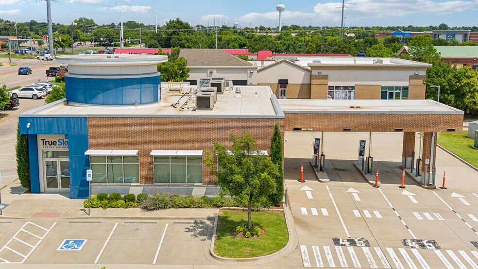 2350 W Danforth Rd, Edmond, OK à vendre - Photo du bâtiment - Image 2 de 4