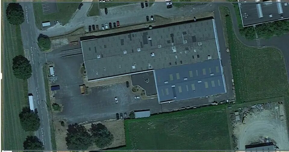 Industrial in La Selle-en-Luitré for sale - Building Photo - Image 2 of 5