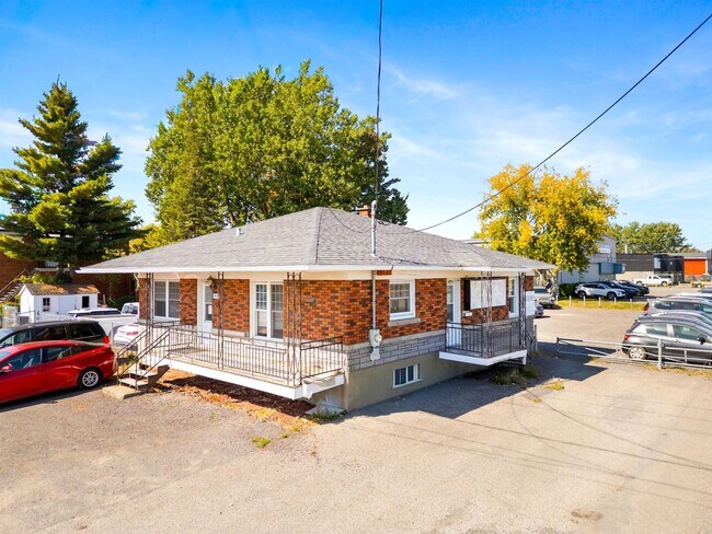 More details for 14190 Boul Du Curé-Labelle, Mirabel, QC - Office for Sale