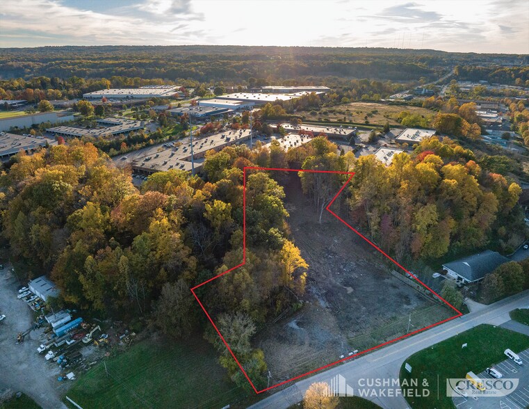 10108 Sweet Valley Dr, Valley View, OH à vendre - Photo du bâtiment - Image 1 de 3