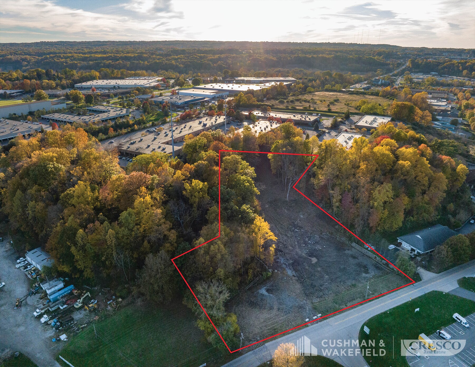 10108 Sweet Valley Dr, Valley View, OH à vendre Photo du bâtiment- Image 1 de 4