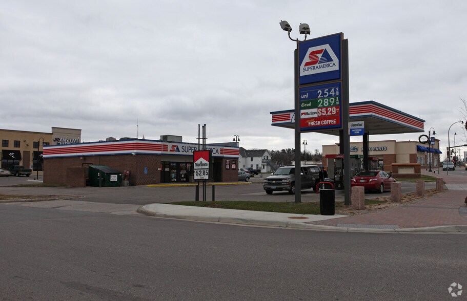 228 Benton Dr N, Sauk Rapids, MN à louer - Photo du bâtiment - Image 2 de 2