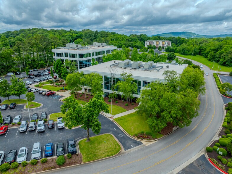 600 Boulevard S, Huntsville, AL à louer - Photo du bâtiment - Image 2 de 11
