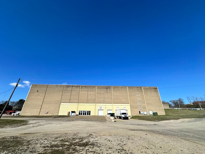 110 Main St, Wintersville, OH à louer - Photo du bâtiment - Image 3 de 10