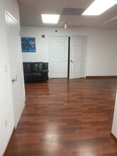 2620 SW 27th Ave, Miami, FL à louer Photo intérieure- Image 2 de 8