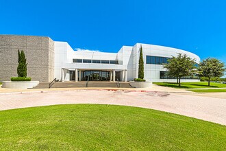 601 S Sanden Blvd, Wylie, TX à louer Photo intérieure- Image 1 de 31