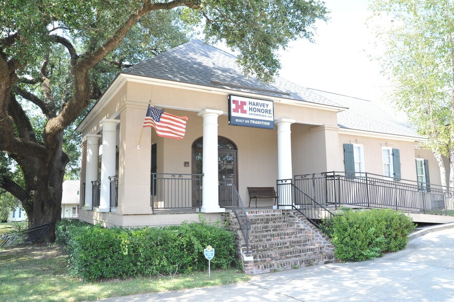 8680 Bluebonnet Blvd, Baton Rouge, LA for lease - Building Photo - Image 2 of 5