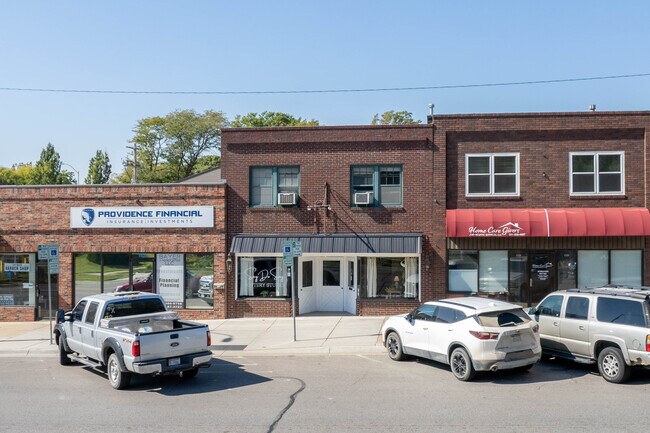 Plus de détails pour 1523 N Cotner Blvd, Lincoln, NE - Commerce de détail à vendre