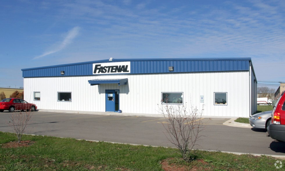 1211 Hobbs Dr, Delavan, WI for sale - Building Photo - Image 3 of 4