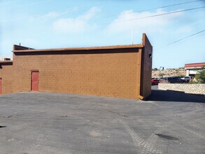 5200 N Mesa St, El Paso, TX for lease Building Photo- Image 2 of 5